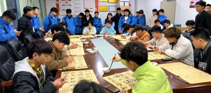 機(jī)電汽車工程系舉辦“翰墨歌盛世，青春頌黨恩”校園書法大賽初賽