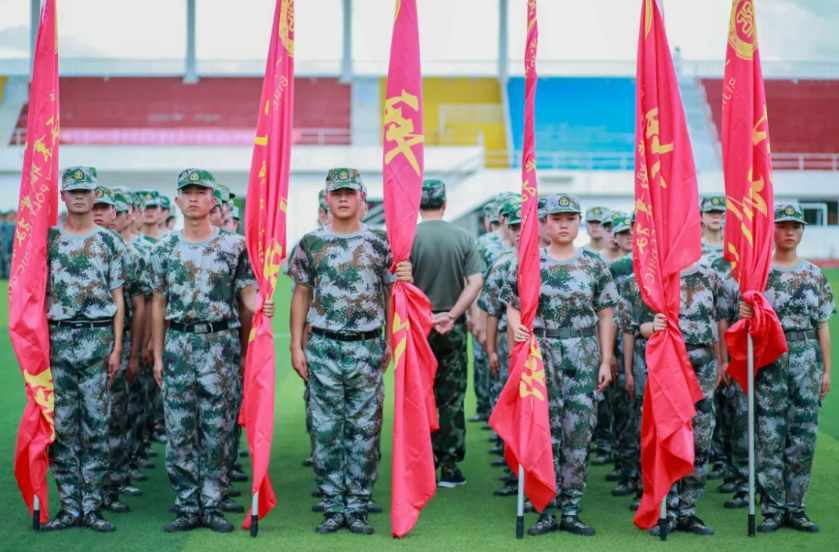 當迷彩邂逅青春，記錄工職院軍訓(xùn)生活